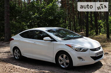 Седан Hyundai Elantra 2013 в Киеве