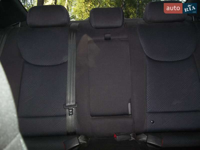 Седан Hyundai Elantra 2012 в Чернигове