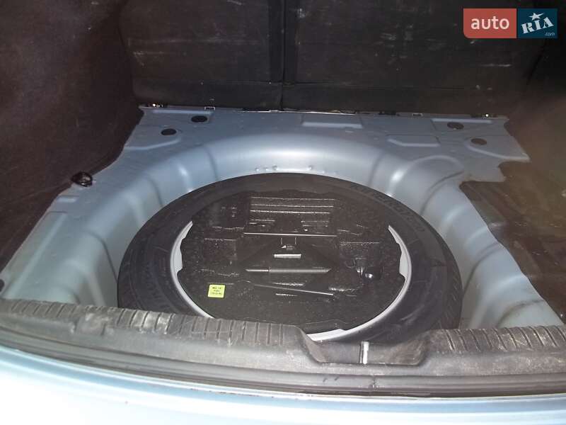 Седан Hyundai Elantra 2012 в Чернигове