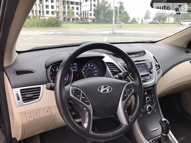Седан Hyundai Elantra 2015 в Києві