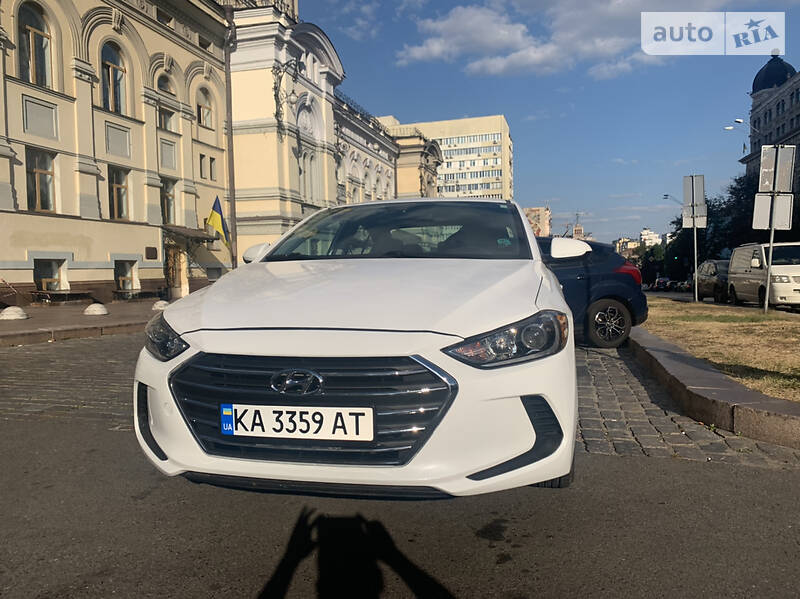 Седан Hyundai Elantra 2017 в Києві