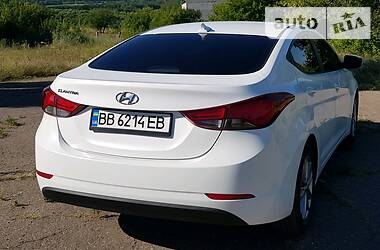 Седан Hyundai Elantra 2014 в Лисичанске