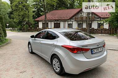 Седан Hyundai Elantra 2013 в Дрогобичі