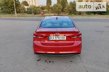 Седан Hyundai Elantra 2017 в Киеве