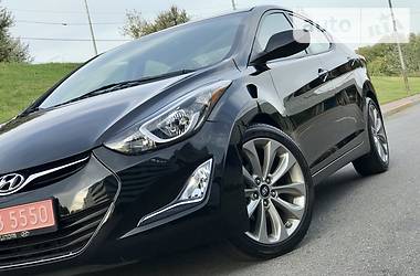 Седан Hyundai Elantra 2015 в Киеве