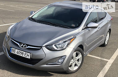 Седан Hyundai Elantra 2015 в Киеве