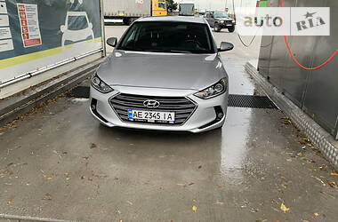 Седан Hyundai Elantra 2016 в Днепре