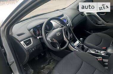 Седан Hyundai Elantra 2013 в Новій Каховці