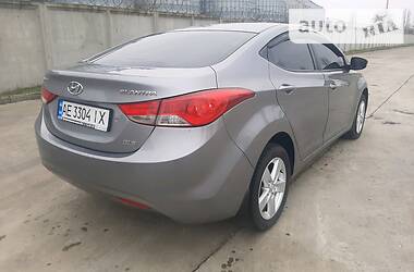 Седан Hyundai Elantra 2013 в Новій Каховці