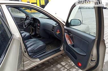 Седан Hyundai Elantra 2001 в Львове