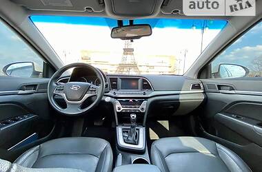 Седан Hyundai Elantra 2016 в Харькове