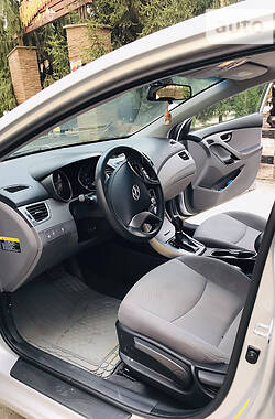 Седан Hyundai Elantra 2014 в 