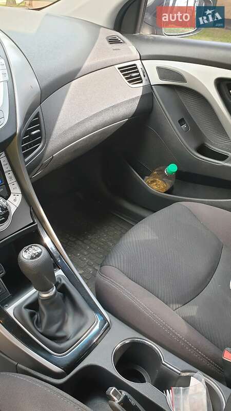 Седан Hyundai Elantra 2011 в Полтаве
