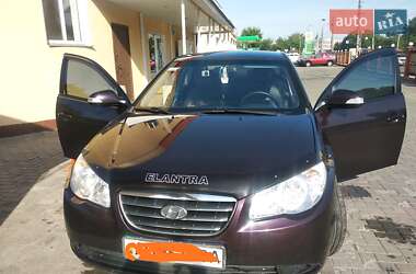 Седан Hyundai Elantra 2010 в Виннице