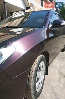 Седан Hyundai Elantra 2010 в 