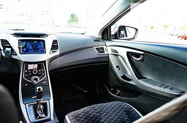 Седан Hyundai Elantra 2014 в Киеве