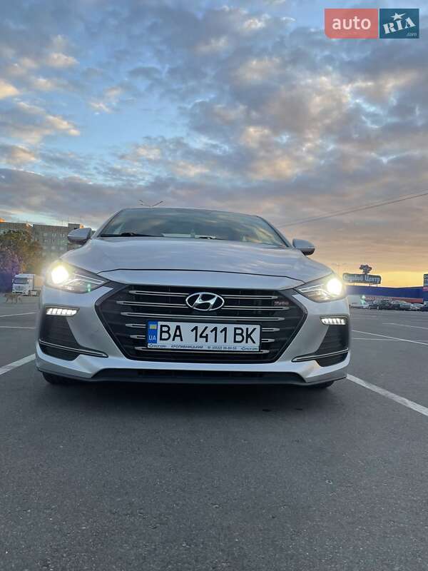 Седан Hyundai Elantra 2017 в Кропивницком