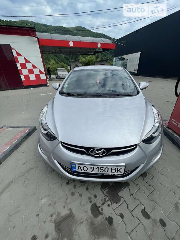 Hyundai Elantra