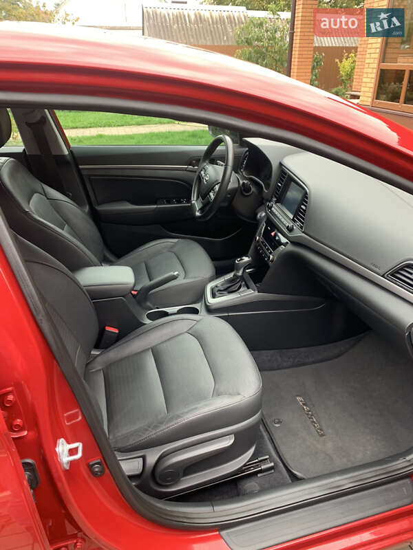 Седан Hyundai Elantra 2016 в Шепетовке