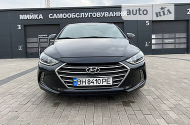 Седан Hyundai Elantra 2018 в Одессе