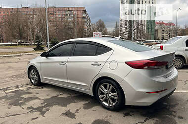 Седан Hyundai Elantra 2016 в Днепре