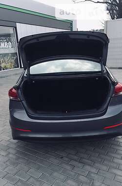 Седан Hyundai Elantra 2017 в 