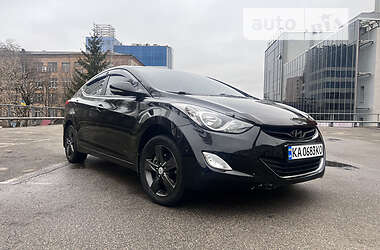 Седан Hyundai Elantra 2012 в Киеве