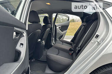 Седан Hyundai Elantra 2012 в 