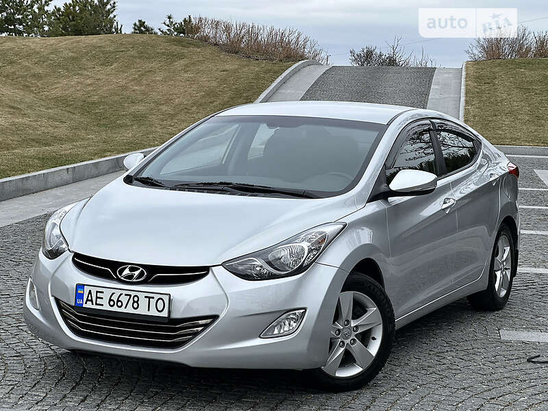 Седан Hyundai Elantra 2012 в Дніпрі