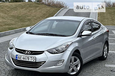 Седан Hyundai Elantra 2012 в Дніпрі