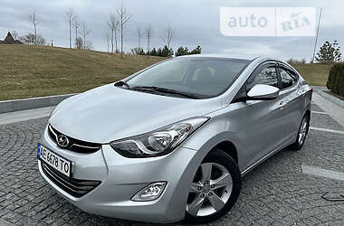 Седан Hyundai Elantra 2012 в Дніпрі