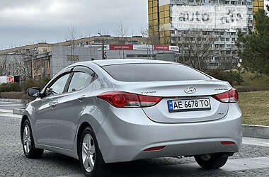 Седан Hyundai Elantra 2012 в 