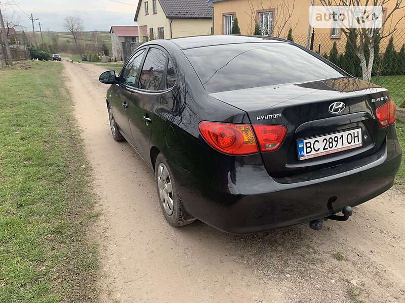 Седан Hyundai Elantra 2008 в Львове