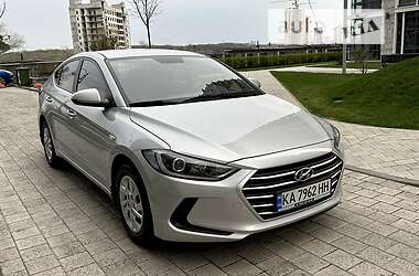 Седан Hyundai Elantra 2018 в 