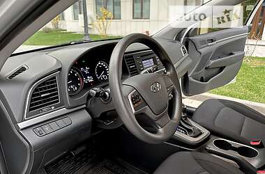 Седан Hyundai Elantra 2018 в 