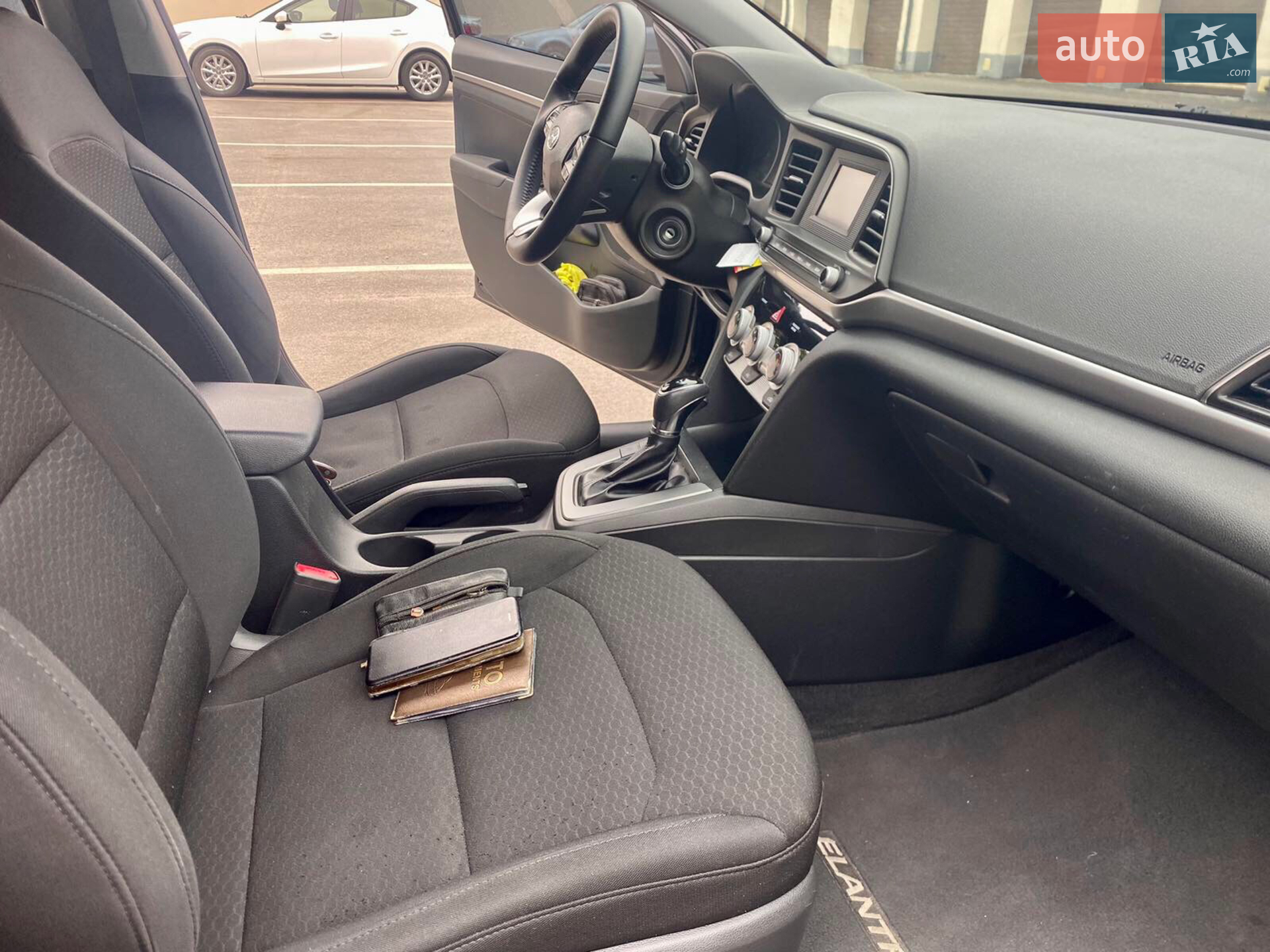 2019 Hyundai Elantra - мініатюра 11