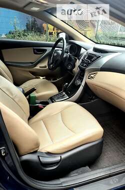 Седан Hyundai Elantra 2012 в Киеве