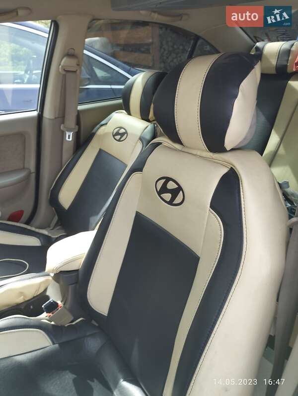 Седан Hyundai Elantra 2003 в Чугуеве