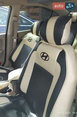 Седан Hyundai Elantra 2003 в 