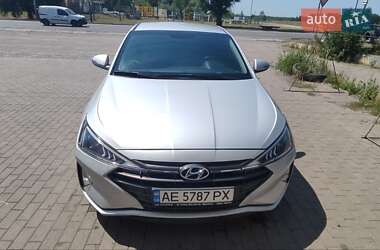 Седан Hyundai Elantra 2019 в 