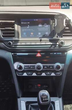 Седан Hyundai Elantra 2019 в 