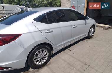 Седан Hyundai Elantra 2019 в 