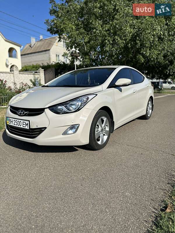 Hyundai Elantra 2013