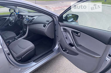 Седан Hyundai Elantra 2015 в 