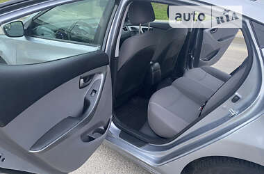 Седан Hyundai Elantra 2015 в 