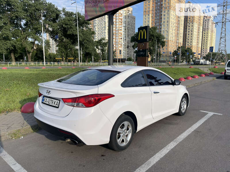 Купе Hyundai Elantra 2014 в Киеве