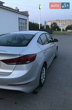 Седан Hyundai Elantra 2017 в 