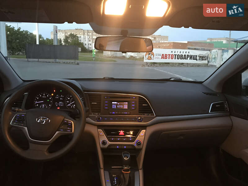 Седан Hyundai Elantra 2017 в Одессе