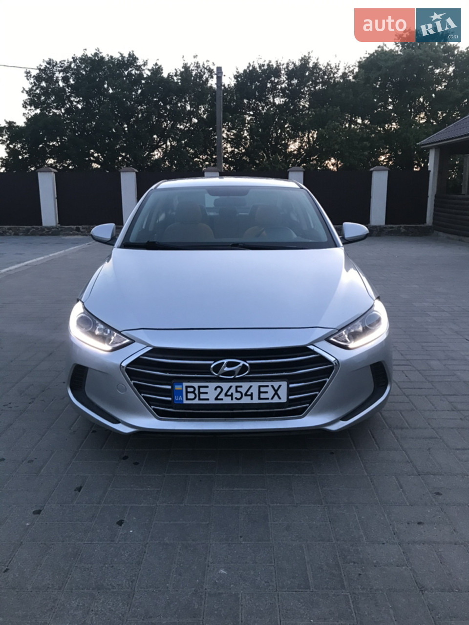2018 Hyundai Elantra - мініатюра 17