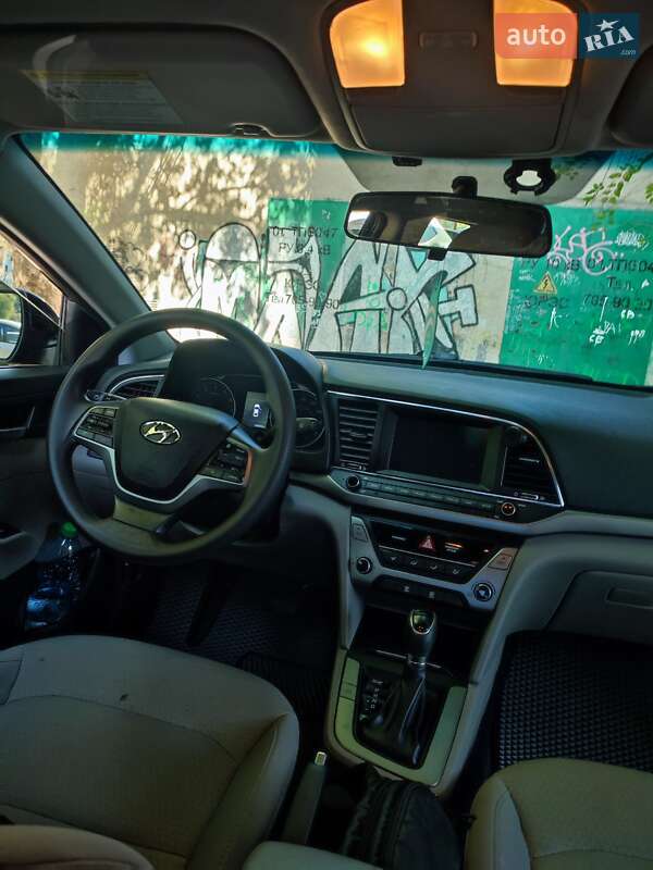 Седан Hyundai Elantra 2018 в Одессе